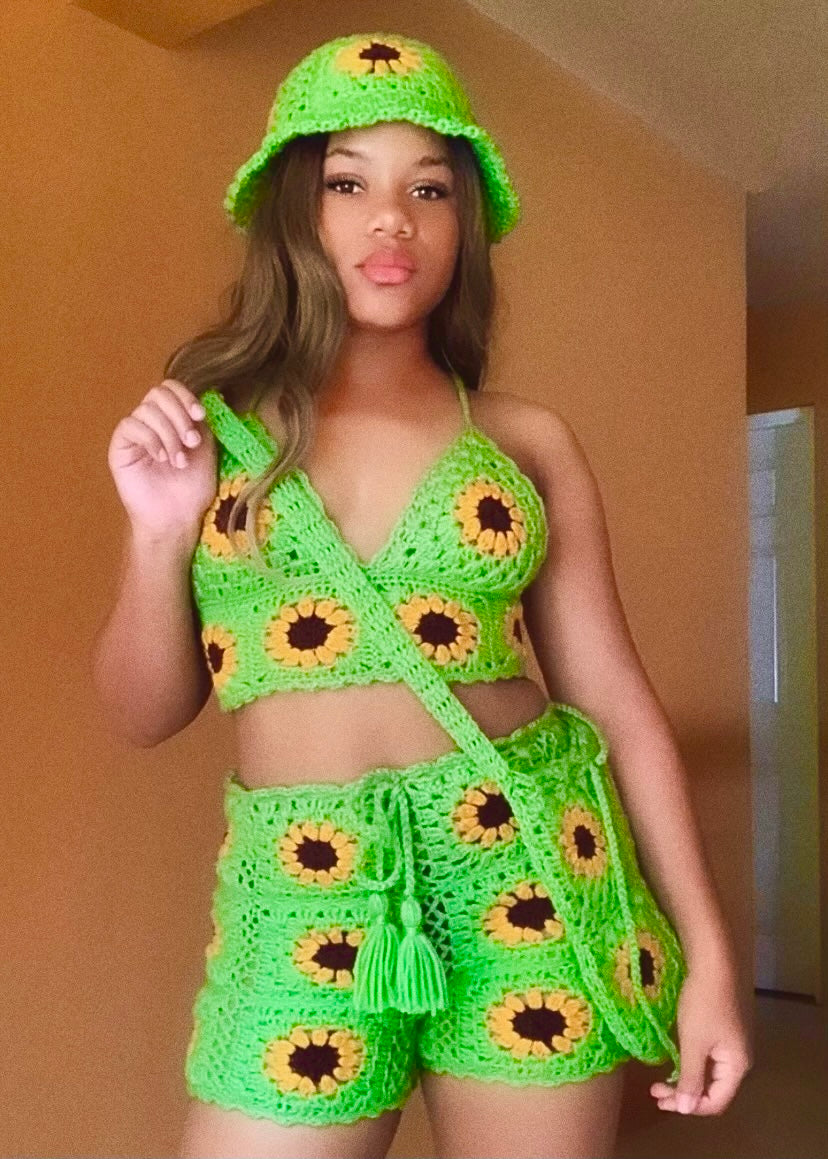 Σορτς λουλουδιών βελονάκι