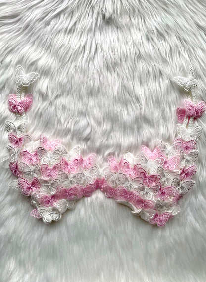 Bralette de crochet primavera con aplicaciones de mariposa