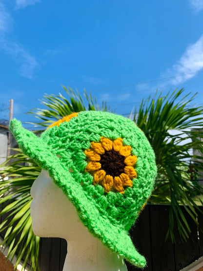かぎ針編みの花の帽子