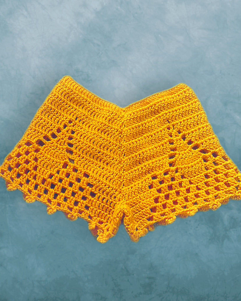 マリーゴールドかぎ針編みのショートパンツ